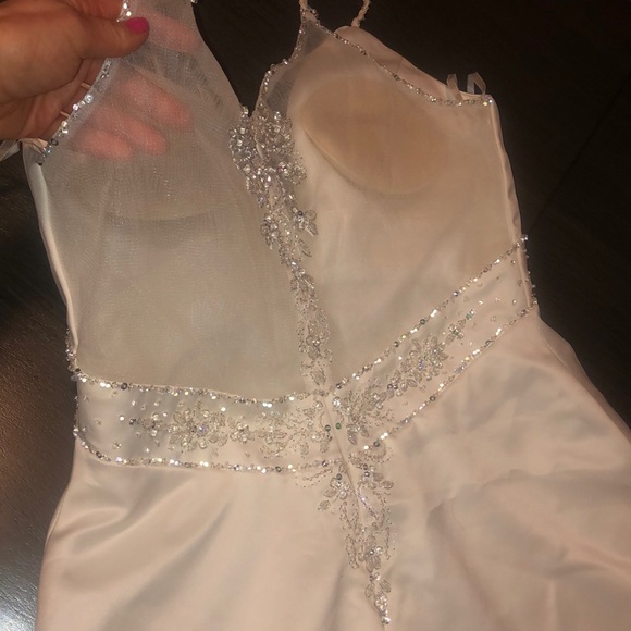 Gorgeous hand-beaded white dress with sheer back - wedding vibes - Picture 5 of 8